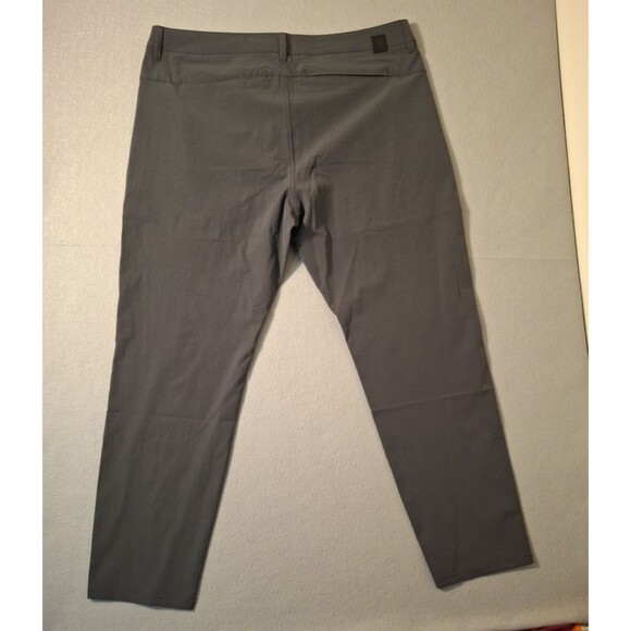 Vuori Aim Pant Men 36x29 Charcoal Chino Performance Stretch Golf Travel Athletic - Picture 8 of 11